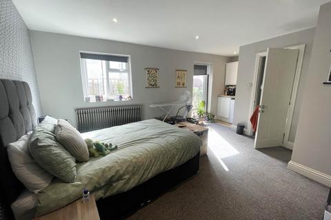 Studio to rent, Ruskin Road, Hove,