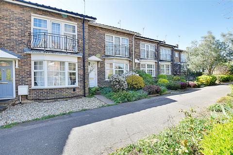 2 bedroom terraced house for sale, Chelsea Close, Bexhill-On-Sea