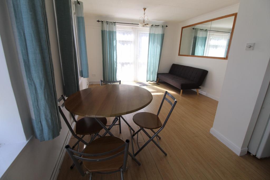Newly renovated Two Bedroom Ground Floor Flat to