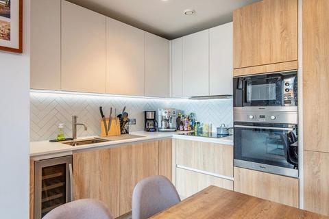 1 bedroom flat to rent, Helmsley Street, London E8