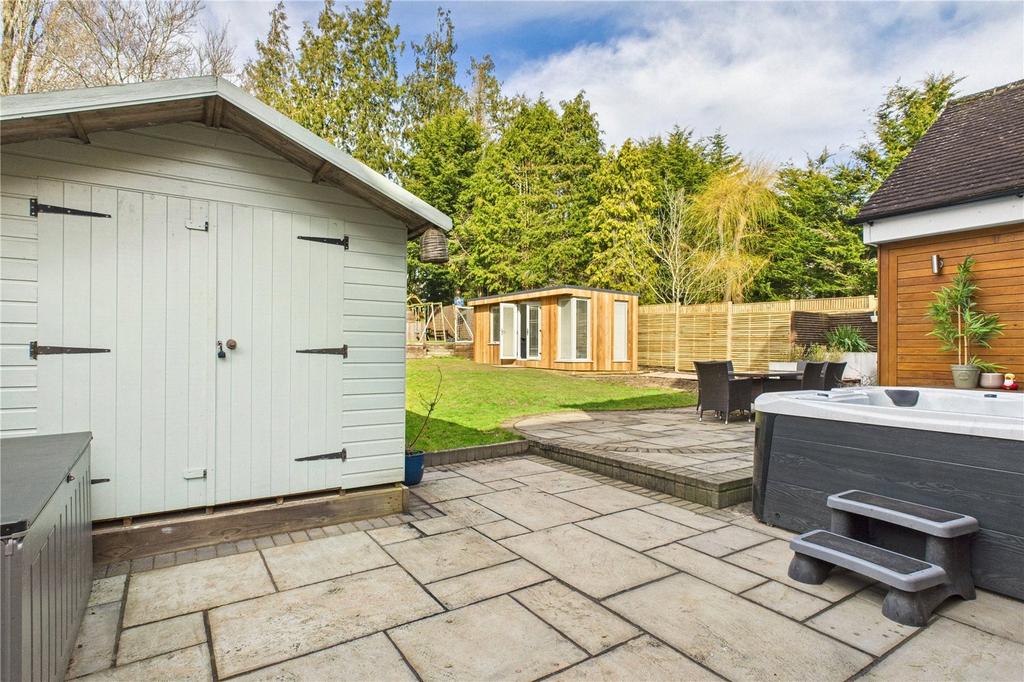 Shed / Patio