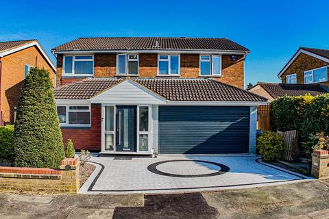 27 Kendale, Hemel Hempstead, HP3 8NN