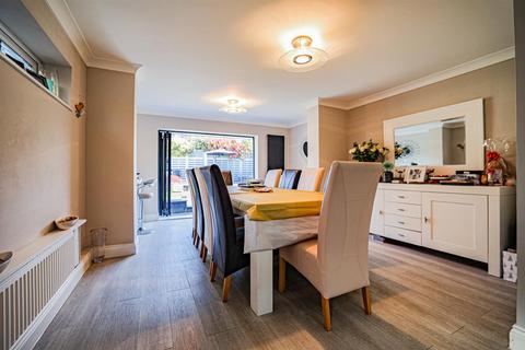 27 Kendale, Hemel Hempstead, HP3 8NN