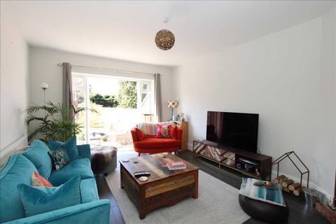 2, Hillside Tilford Road, Hindhead, GU26 6RD
