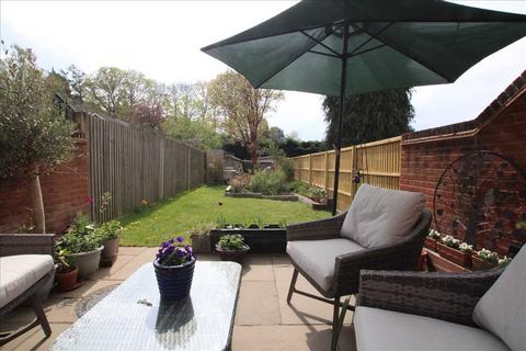 2, Hillside Tilford Road, Hindhead, GU26 6RD