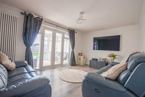 148 Beardsley Drive, Chelmsford, CM1 6ZG
