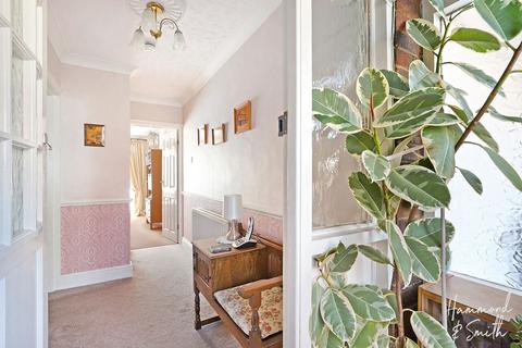3 bedroom link detached house for sale, High Road, Epping CM16