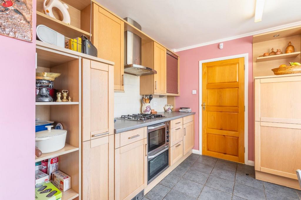 KITCHEN-3.jpg