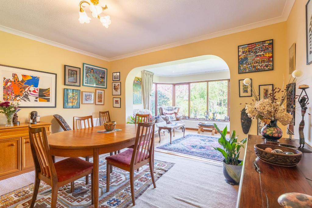DINING ROOM-1.jpg
