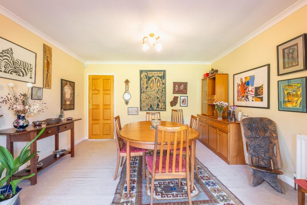 DINING ROOM-4.jpg