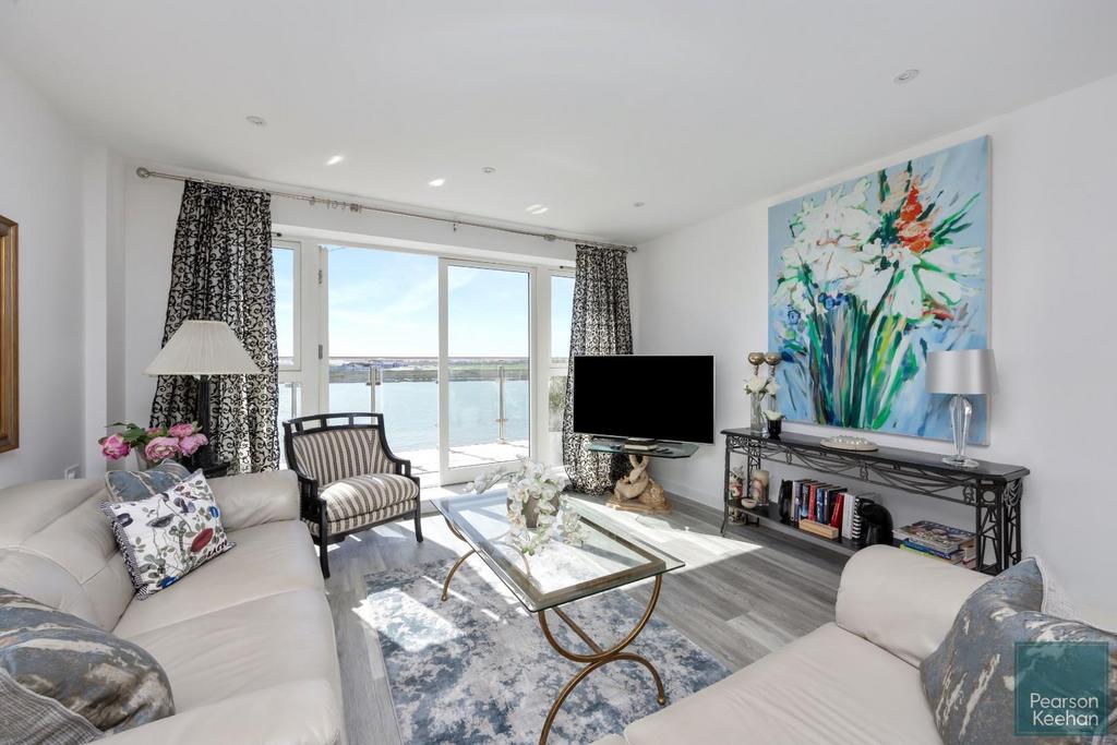 Oystercatcher Apartments, Flat 9-013.jpg