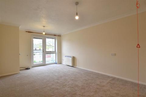 2 bedroom apartment for sale, Pinewood Court, Fleet GU51