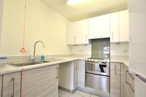 2 bedroom apartment for sale, Pinewood Court, Fleet GU51