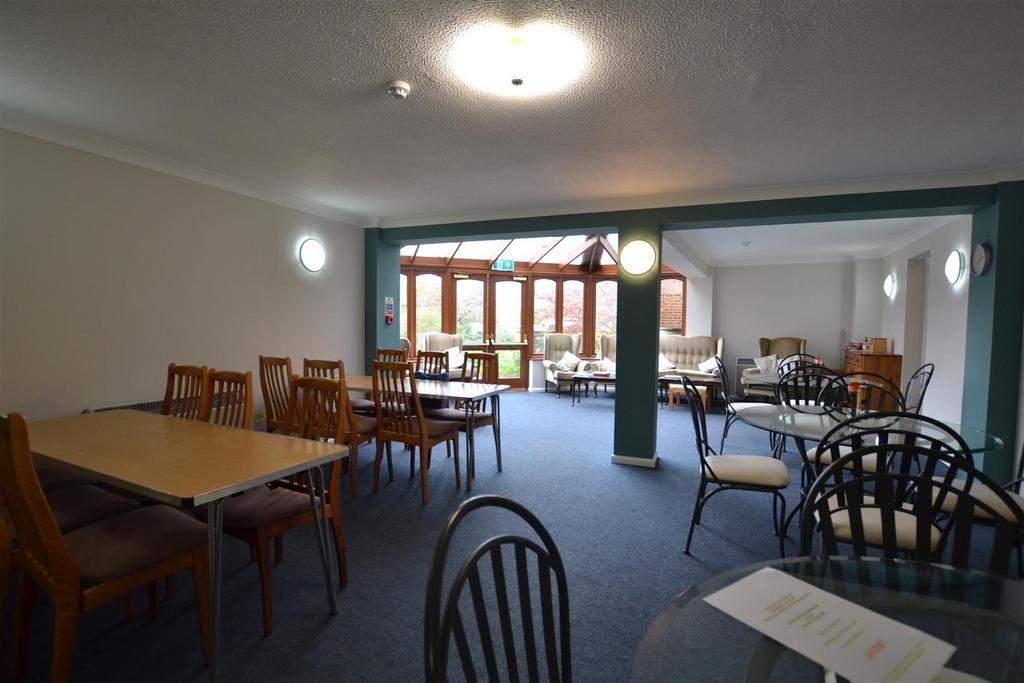 Communal Lounge two.JPG