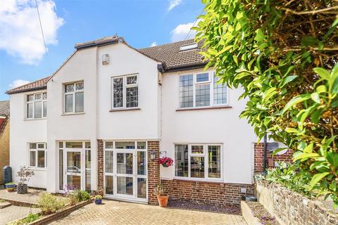 196 Chipstead Way, Banstead, SM7 3JU