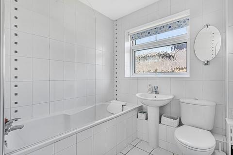 Flat 4, Caton Court, 4 Beckenham Grove, Bromley, BR2 0JU