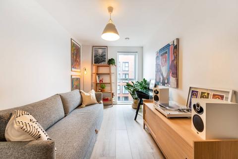 2 bedroom flat for sale, Matthews Close, Wembley Park, Wembley, HA9