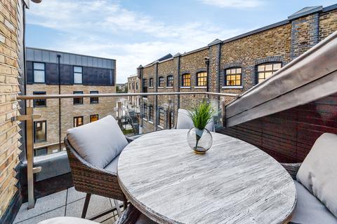 2 bedroom apartment to rent, Rainville Road, London, W6