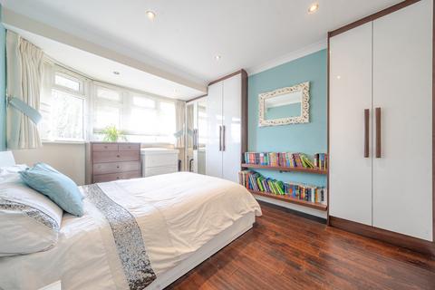 4 Ferncroft Avenue, Ruislip, HA4 9JD