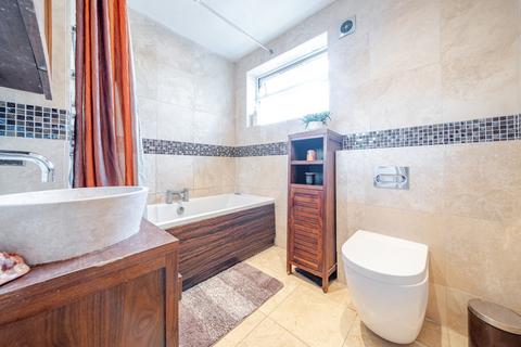 4 Ferncroft Avenue, Ruislip, HA4 9JD