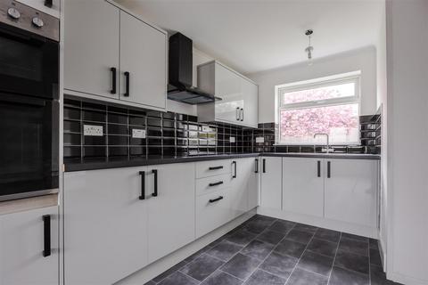 16 Cherry Grove, Scunthorpe, DN16 2TG