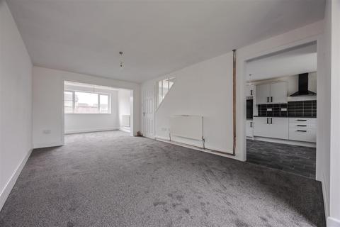16 Cherry Grove, Scunthorpe, DN16 2TG