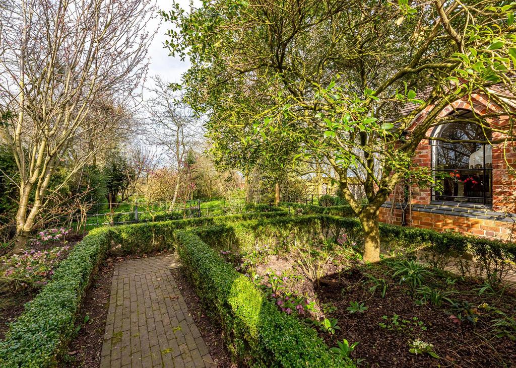 Park View-garden3.jpg