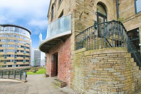 2 bedroom apartment to rent, Salts Mill Road, West Yorkshire, Shipley, BD17