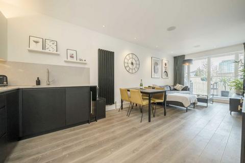 Berwick Close, London W13