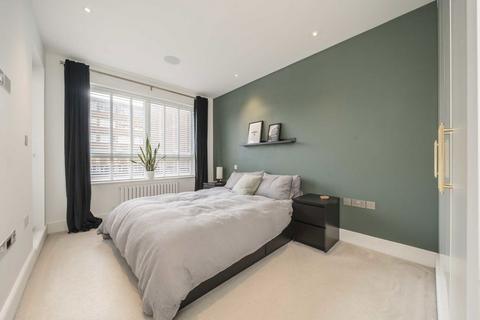 2 bedroom flat for sale, Berwick Close, London W13