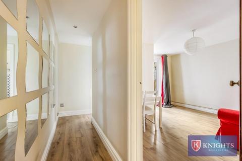 1 bedroom apartment for sale, North Birkbeck Road , Leyton, London, E11
