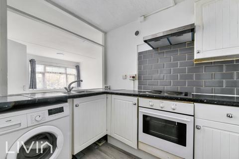 32 Renown Close, Croydon, CR0 3SZ