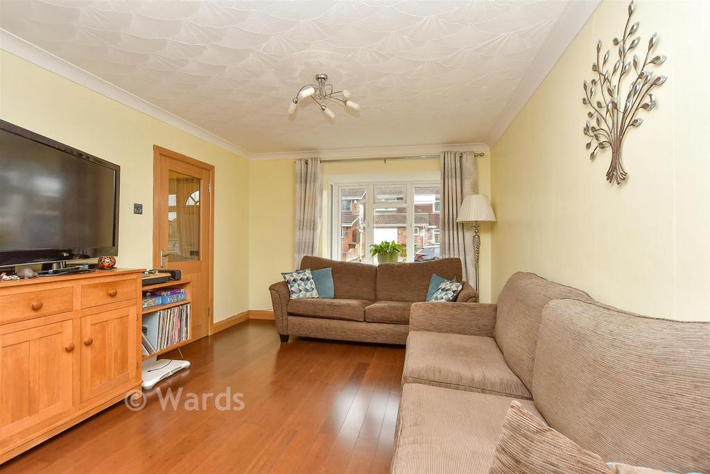 Lounge/Dining Area