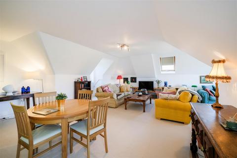 2 bedroom penthouse for sale, The Vista, North Chingford