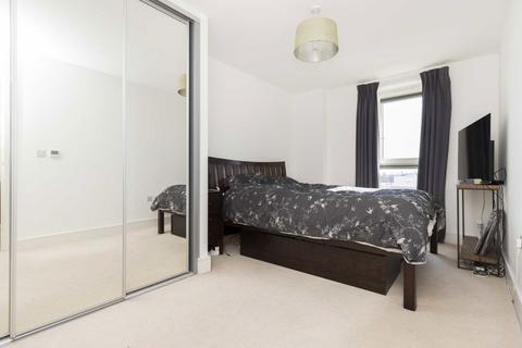 2 bedroom flat to rent, Dalston Square, London E8