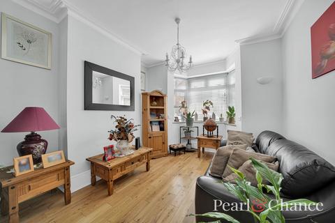 4 bedroom terraced house for sale, Holly Road, Enfield, EN3