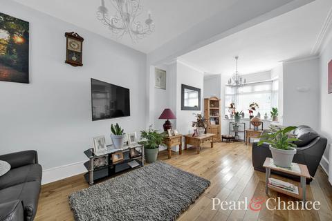 4 bedroom terraced house for sale, Holly Road, Enfield, EN3