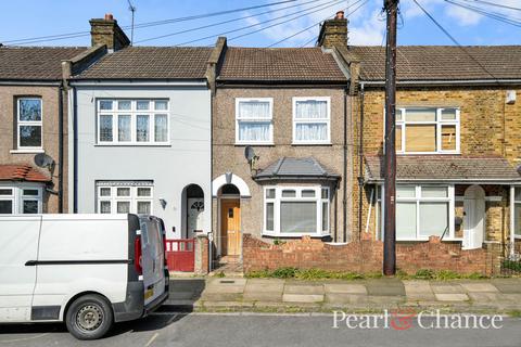 4 bedroom terraced house for sale, Holly Road, Enfield, EN3