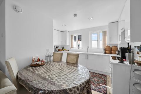 414 Westmount Road, Eltham, London, SE9 1AF