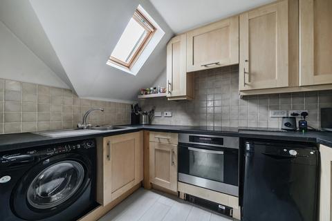 2 bedroom flat for sale, Hursley Road, Chandler's Ford, Eastleigh, Hampshire, SO53