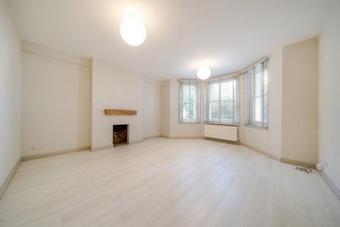 2 bedroom apartment to rent, Trinity Crescent London SW17