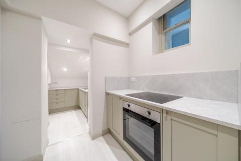 2 bedroom apartment to rent, Trinity Crescent London SW17
