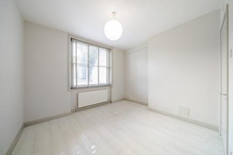 2 bedroom apartment to rent, Trinity Crescent London SW17