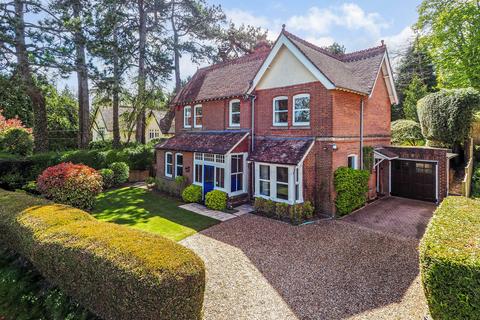 3 bedroom detached house for sale, Hurdle Way, Compton Down