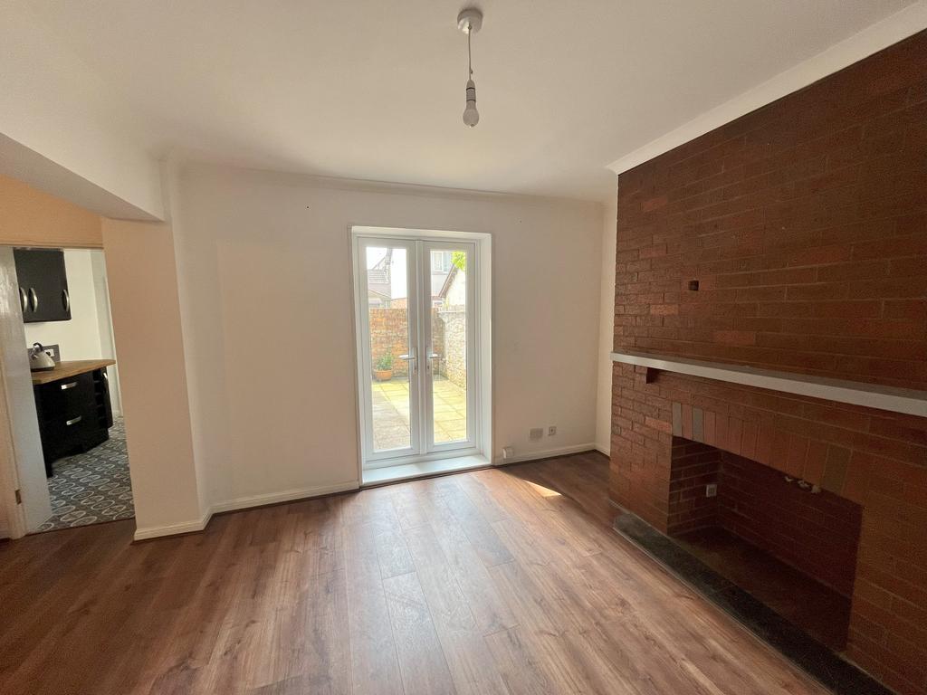 Living room photo 2