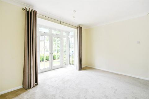 4 bedroom detached house for sale, High Elms Close, Northwood, HA6