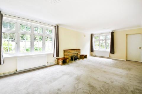 4 bedroom detached house for sale, High Elms Close, Northwood, HA6