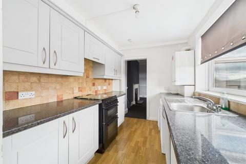 2 bedroom flat to rent, Station Terrace, Washington