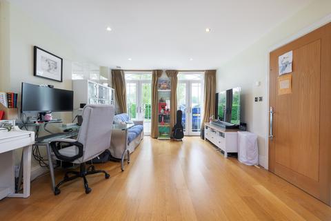 12 Barker Close, Kew, Richmond, TW9 4ET