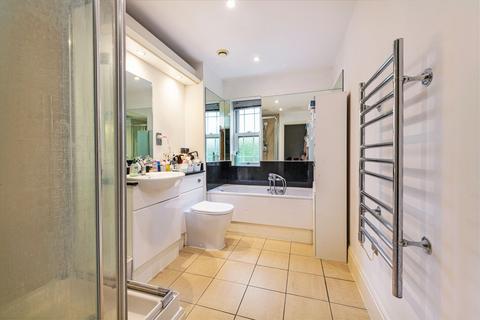 12 Barker Close, Kew, Richmond, TW9 4ET